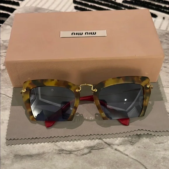 Miu Miu | Accessories | Miu Miu Tortoise Shell Sunglasses  display picture 3